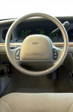 Ford Crown Victoria 1998 года